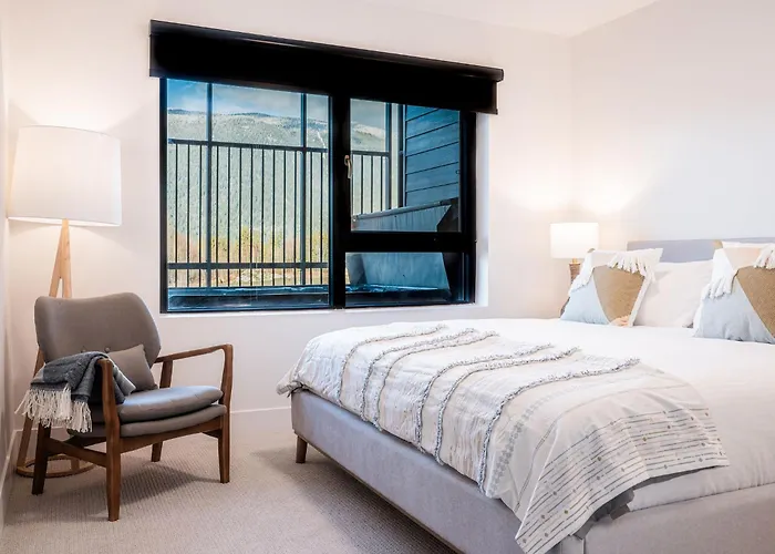 Drop In Condo By Revelstoke Vacations